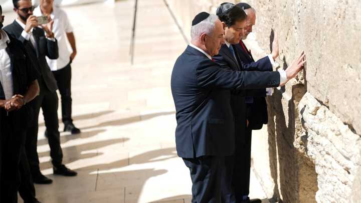 US Secretary of State Rubio poses with Netanyahu at Western Wall