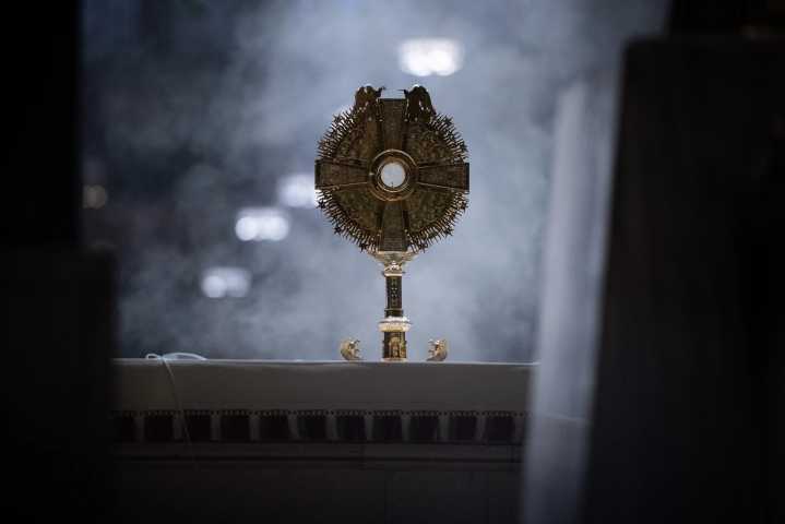 Study: ‘Traditional liturgical experiences predict stronger belief in the Real Presence’