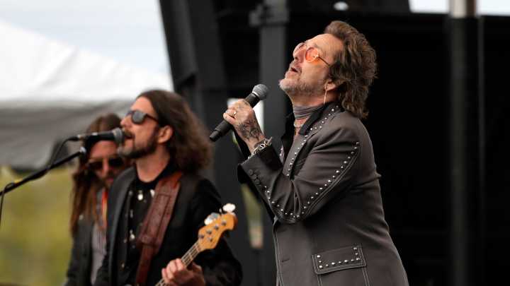 Black Crowes keep it all about the rock for Weekend Kickoff concert