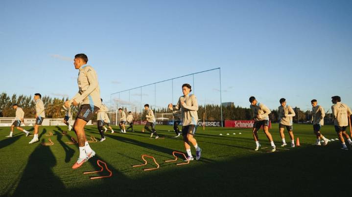 Con plantel casi completo, la Selección argentina se entrena en la previa al partido ante Venezuela