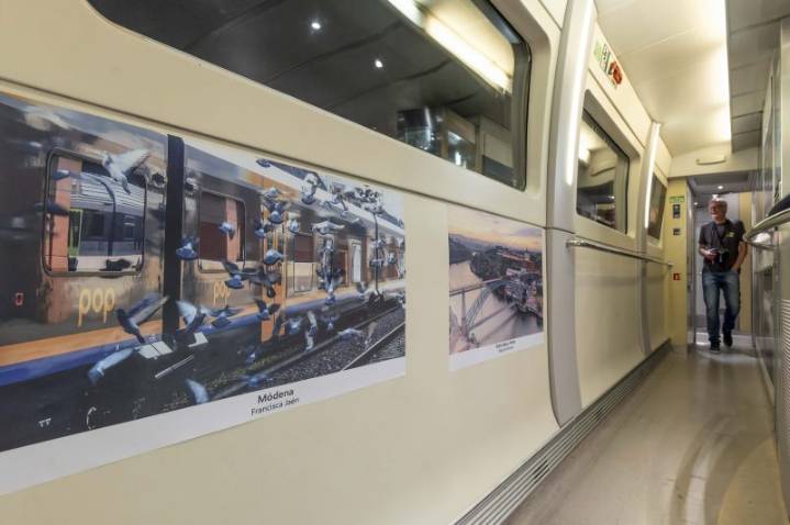 Más de 125.000 viajeros de Renfe han disfrutado de la exposición fotográfica “Caminos de hierro” a bordo de un AVE
