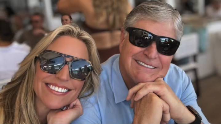 Fox News' Ainsley Earhardt & Sean Hannity Can't Hide Their Age Gap In Photos