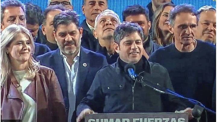 Axek Kicillof festejó el triunfo: "Las urnas le dijeron a Milei que tiene que rectificar el rumbo"