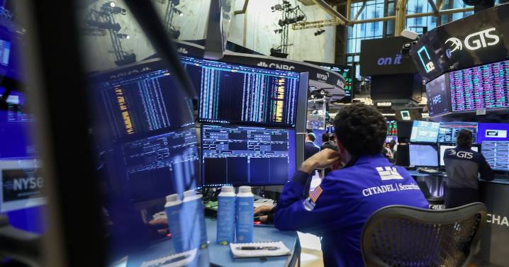 Activos argentinos profundizan rebote y el peso se aleja de la banda superior