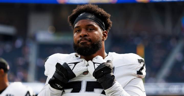 Patriots practice squad loses offensive tackle to Browns’ 53