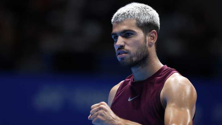 Carlos Alcaraz vence a Fritz e conquista Tokyo, oitavo éxito do 2025