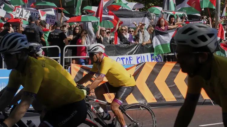 Manifestantes pro-palestinos interrumpen final de la Vuelta a España en Madrid