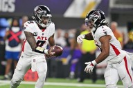 Deadspin | Falcons ride strong running game to victory over Vikings