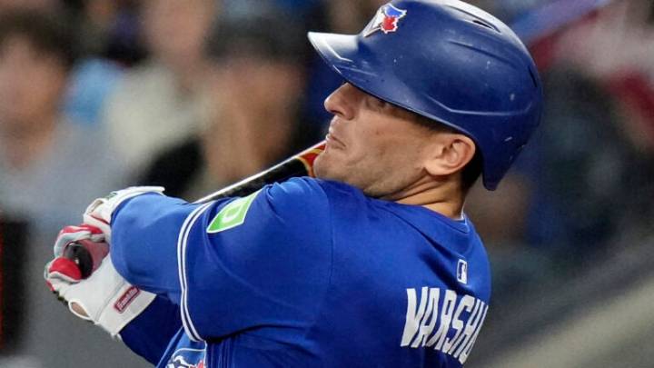 Red Sox fall to Blue Jays 6-1, fail to secure playoff spot for now