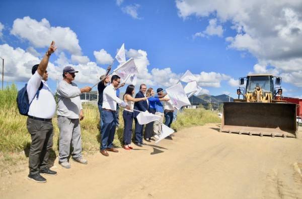 Arrancan pavimentación de la calle Alfonso Caso Andrade