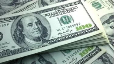 El dólar oficial se hundió $85 y cerró a $1.430 en el Banco Nación