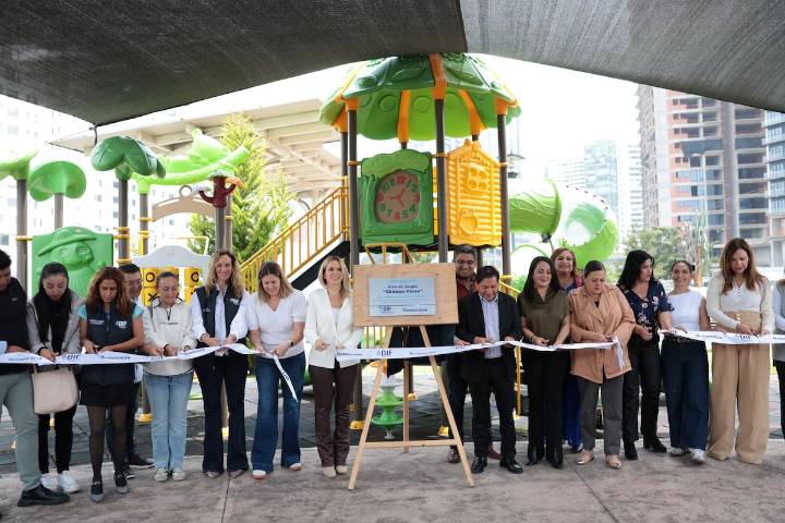 Gobierno de Huixquilucan impulsa convivencia familiar con entrega de parques rehabilitados