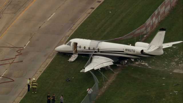 FAA investigating plane that went off end of runway after landing at Chicago airport