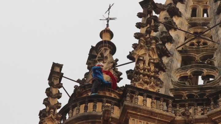 “Es una aventura impresionante subir a la aguja de la Catedral”