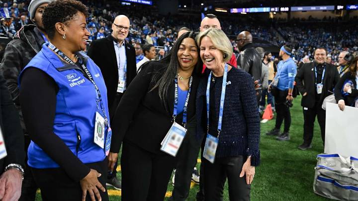 Carhartt and Detroit Lions Announce Partnership Celebrating Detroit's Hardworking Spirit