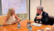 La alcaldesa reivindica en el Ministerio el proyecto de tren a Bilbao