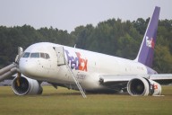 FedEx pilots vote no-confidence in CEO, president
