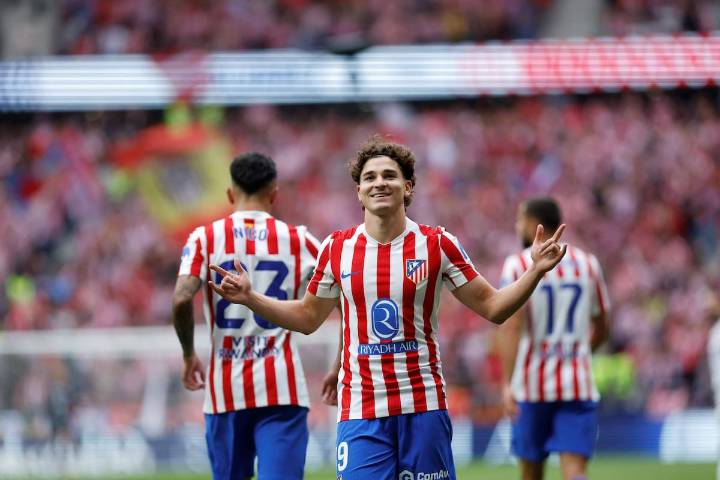 Doblete en el derbi. Así fue el golazo Julián Álvarez para la goleada frente al Real Madrid