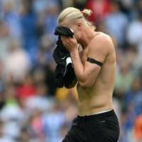 Manchester derby offers chance to salve wounds, Isak prepares for Liverpool bow