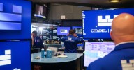 Wall Street cierra con números mixtos tras recorte de tasa de la Fed y comentarios de Powell