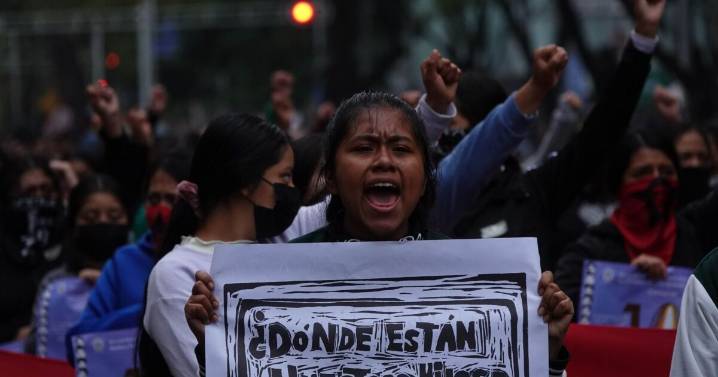 A 11 años de desaparición de 43 normalistas, convocan a marcha por Ayotzinapa