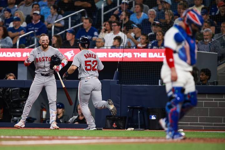 Blue Jays lead in AL East down to one after loss to Red Sox