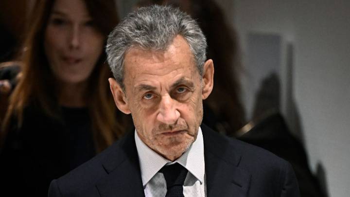 Expresidente francés Sarkozy sentenciado a 5 años de prisión por delitos en su campaña