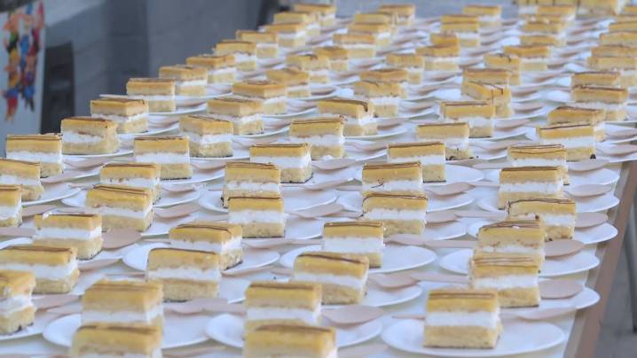 El Parque Europa cumple 15 años y lo celebra con una tarta gigante en Torrejón de Ardoz