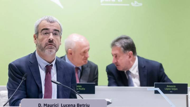 Aena, CEOE y las aerolíneas presionan en Bruselas para frenar la sustitución de vuelos cortos por el tren