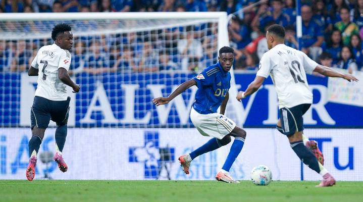 Detenido un aficionado del Oviedo por gestos racistas en el Tartiere ante el Real Madrid