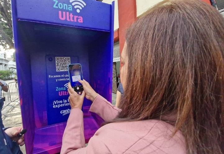 CANTV inaugura Zona Ultra - Wifi Libre en la Plaza Bolívar de Caracas