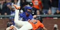 Outfield assists set stage for Dodgers