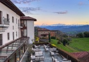 El primer hotel asturiano en obtener la categoría cinco estrellas gran lujo con vistas a los Picos de Europa y al Sueve