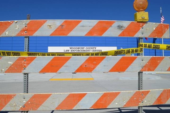 Siouxland residents protest for Des Moines superintendent being held in Woodbury County jail