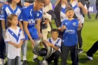 Viral: se rompió el trofeo de la Supercopa en los festejos de Vélez