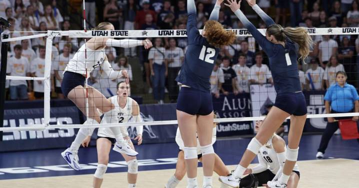 GALLERY: #16 BYU 3, Utah State 0 women's volleyball