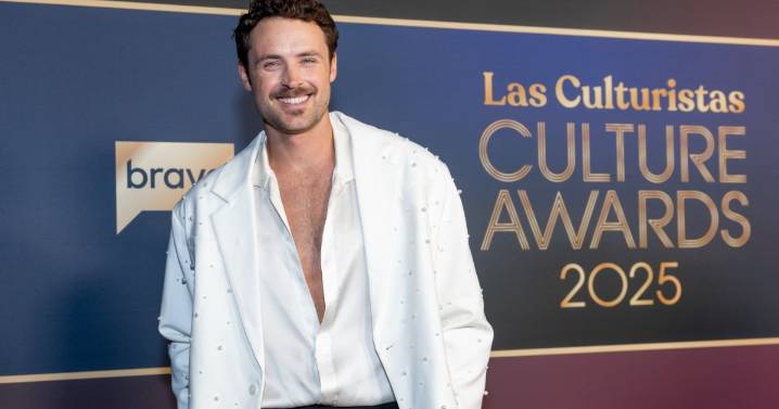 Dylan Efron’s Shirtless Dance Moves Just Sent Internet Into Meltdown: 'Them Hips Tho'