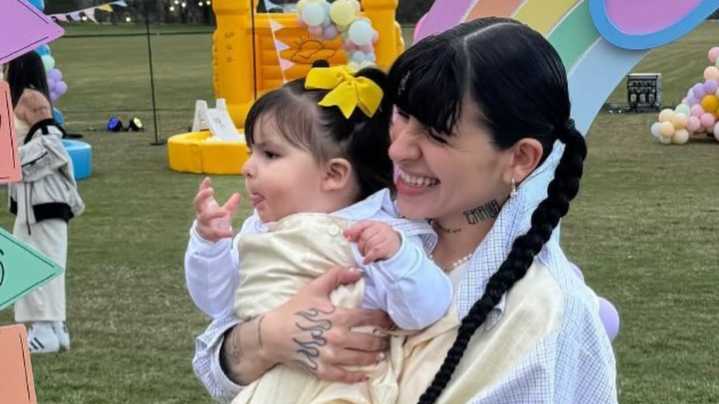 Así celebró Cazzu el segundo cumpleaños de su hija Inti