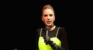 Alejandra Azcárate llega al Perú con monólogo ‘Lo que se permite, se repite’ Actriz y comediante colombiana presenta show cargado de humor y reflexión sobre la libertad femenina y la autenticidad