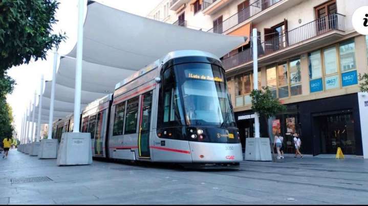 El Ayuntamiento volverá a instalar toldos en la Avenida de la Constitución antes de Semana Santa