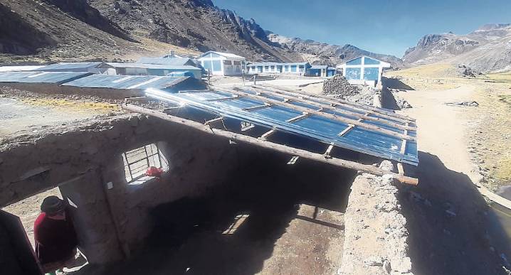 Arequipa: Colegio en anexo Huarcaya en abandono pese a tener ficha técnica
