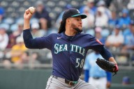 Deadspin | Mariners blank Royals, tying Astros atop AL West ahead of big series