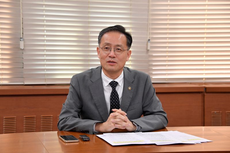 Exclusive-Top South Korea official says policy institutions to lead on $350 billion US fund, watching FX