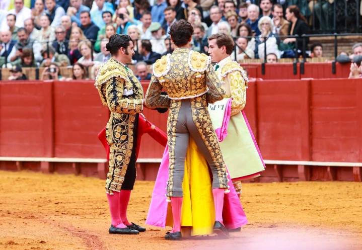 Ovaciones para Morante y Zulueta en el cierre de San Miguel