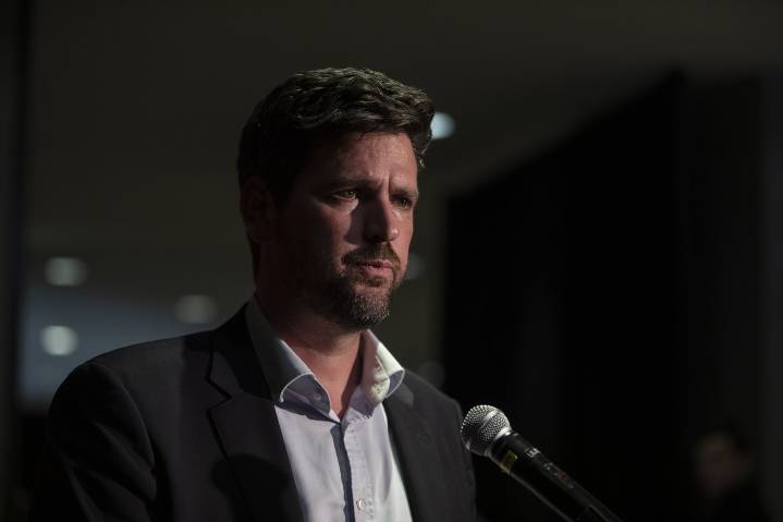 Fraser says request for limits on notwithstanding clause not just about Quebec