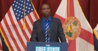 Florida se convertiría en el primer estado en eliminar todos los mandatos de vacunas