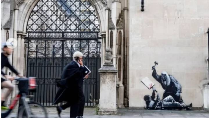 Una nueva obra de Banksy aparece en Londres tras detenciones de manifestantes propalestinos