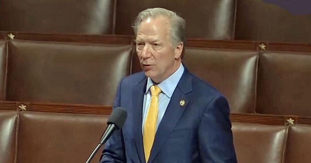 Bob Onder wants federal goverment to save money by sharing office space