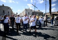 El Vaticano recibe a primer gran peregrinaje de la comunidad LGBT+