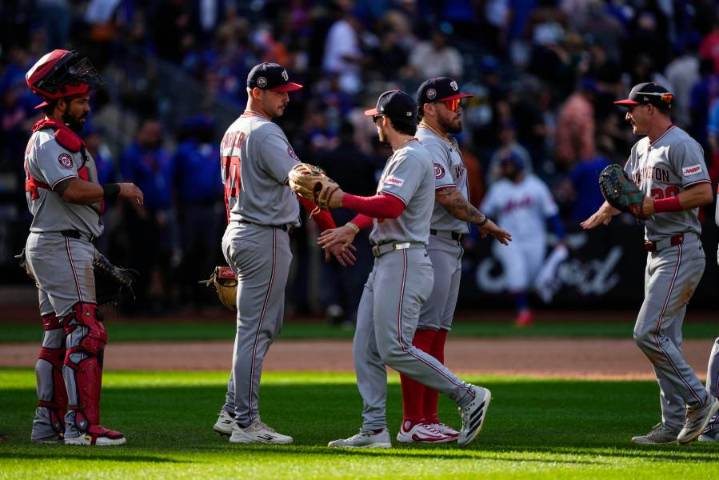 Fancy footwork: Young's spectacular catches in center lead Nationals past Mets